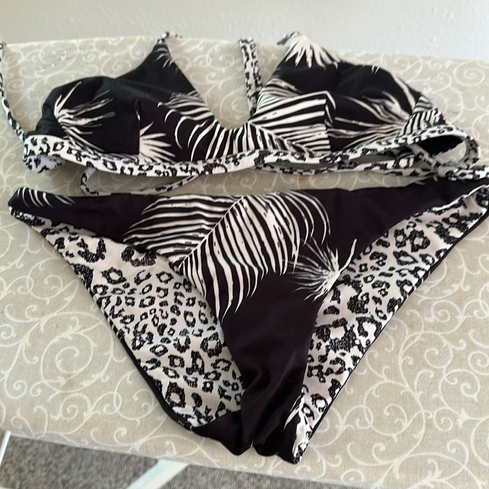 Women’s size small Hurley two-piece swimsuit